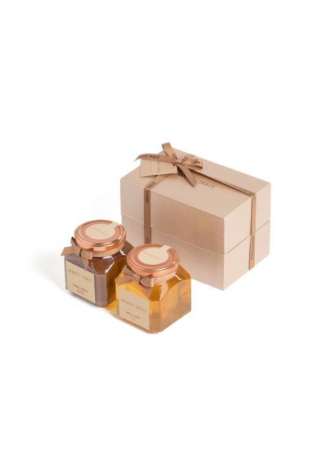 Gift box with chocolate spread and honey